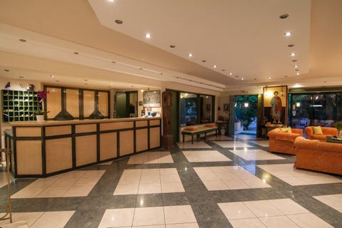 Trefon Hotel Apartments and Family Suites 3 av 10