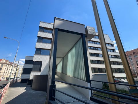 Post 120 Suites 1 av 10
