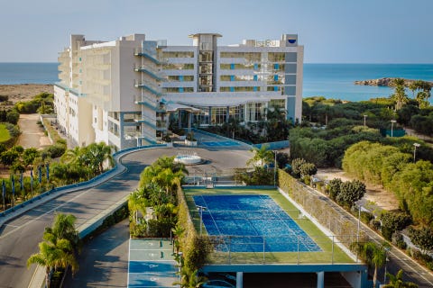 NissiBlu Beach Resort 1 av 10
