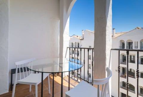 Occidental Puerto Banus 4 av 10