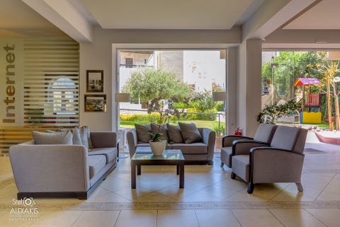 Corinna Mare Suites & Studios 7 av 10