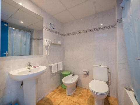 Hotel Checkin Garbi 7 av 9