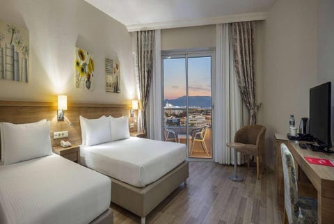 Ramada Resort by Wyndham Lara 3 av 10