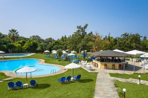 Century Resort Hotel 4 av 17