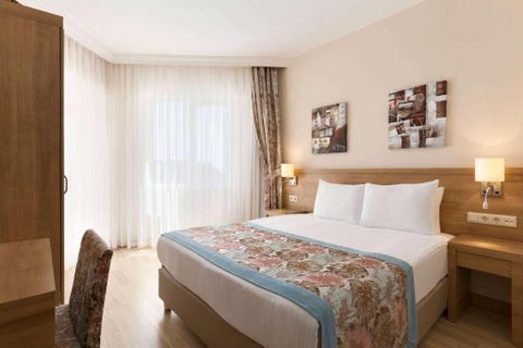 Ramada Resort by Wyndham Lara 4 av 10