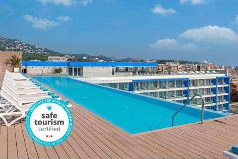 L'Azure Hotel 3 av 18