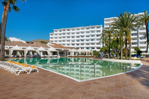Iberostar Waves Ciudad Blanca 1 av 18