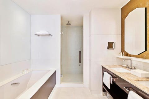 Hotel Le Majestic Barriere Cannes 5 av 9