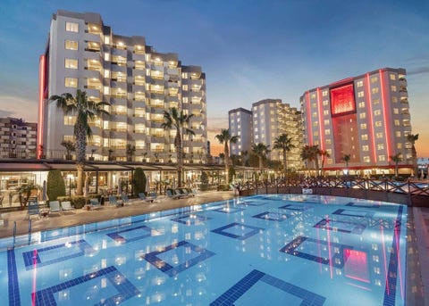Ramada Resort by Wyndham Lara 1 av 10