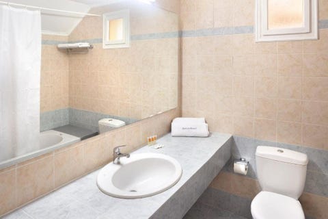 Century Resort Hotel 12 av 17