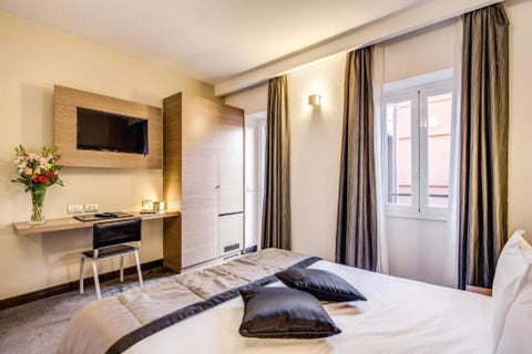 Trevi Hotel 4 av 9