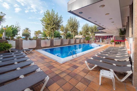 Hotel Checkin Garbi 2 av 9