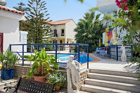 Lambros Hotel 3 av 11