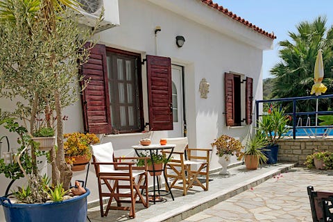 Lambros Hotel 4 av 11