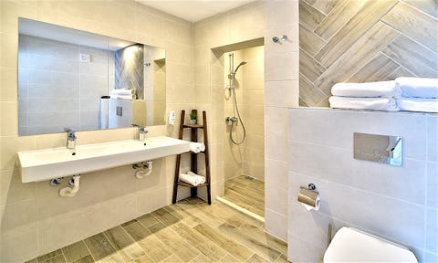 iHotel 7 av 26
