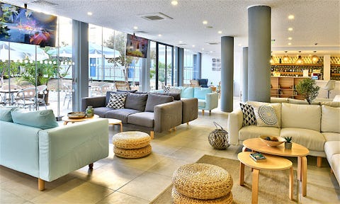 iHotel 2 av 26