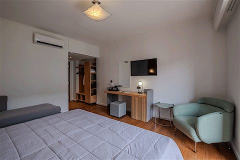 Mediterranean 28 av 32