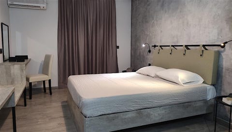 White Olive Premium Laganas 11 av 14