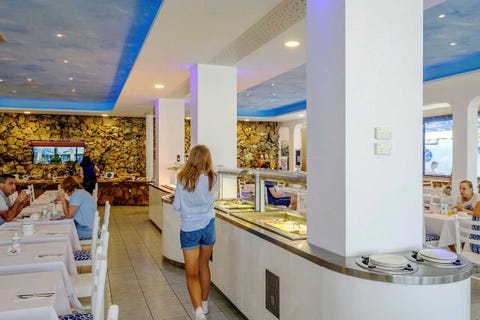 Anonymous Beach Hotel 12 av 24