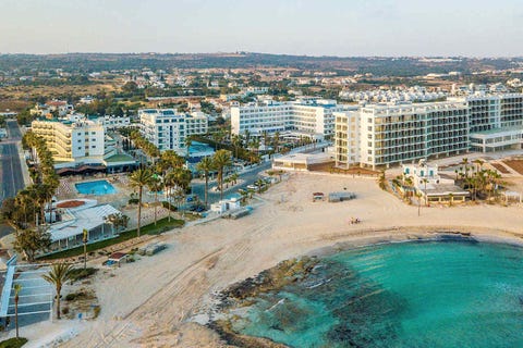 Anonymous Beach Hotel 8 av 24