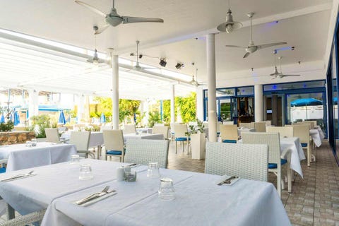 Anonymous Beach Hotel 3 av 24