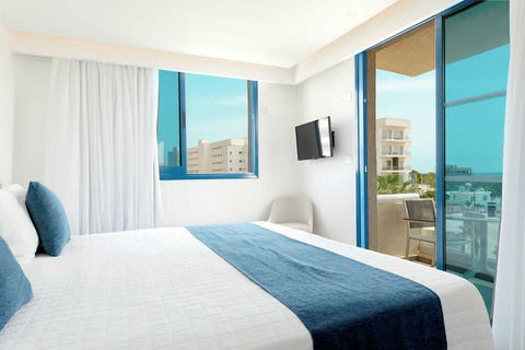 Anonymous Beach Hotel 5 av 24