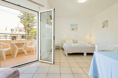 Marias Studios & Apartments 8 av 13