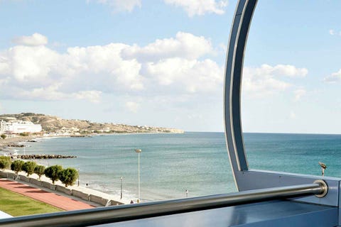 Astron Hotel 6 av 12