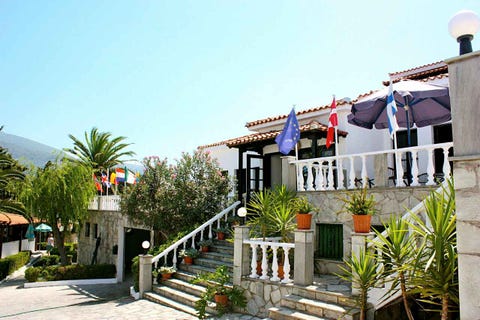 Dionyssos 15 av 26