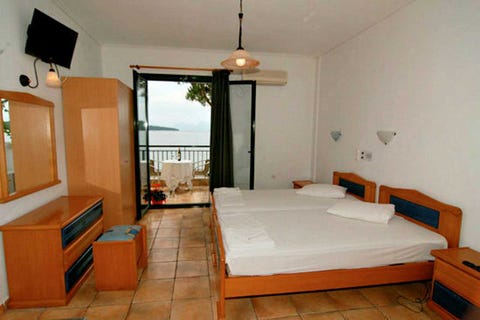 Madouri Beach Hotel 4 av 9