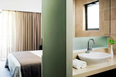 Angela Hotel Downtown Rooms 9 av 17