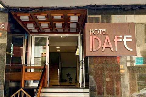 Idafe 9 av 17