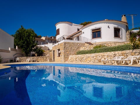 Villa i San Chuchim et steinkast fra gamlebyen i Altea