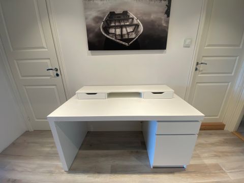Nytt og brukt annonser med søkeordet pc bord | FINN Torget Nytt og brukt annonser med søkeordet pc bord | FINN Torget