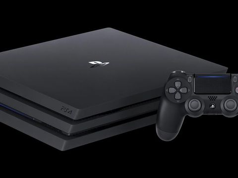 Playstation 4 Pro 1TB, 4K, HDR (med flere spill og 2 kontrollere) til salgs  Mandal