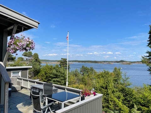 Innbydende hytte med sjøutsikt på Hvaler (Vesterøy)