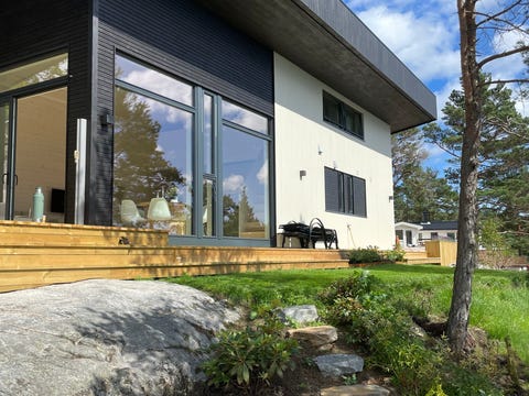 Ny hytte med umiddelbar nærhet til sjøen! Ledig uke 27, 28, 29 og 30