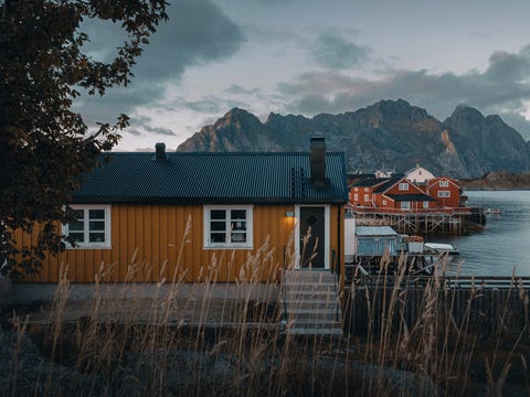 Bo i en ekte, historisk perle i Henningsvær, Lofoten