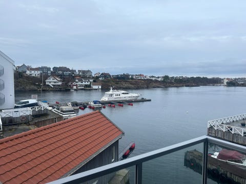 Flott Leilighet ved sjøen med egen brygge