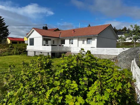 Hytte i naturskjønne omgivelser i havgapet