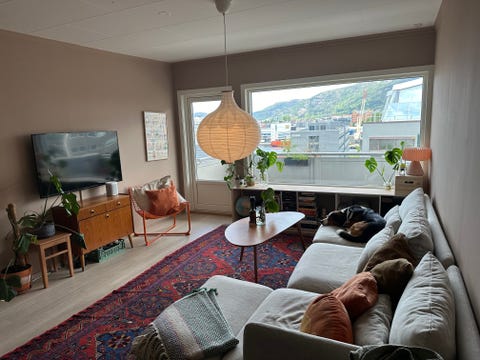 Leilighet med utsikt utover fjorden, gå avstand til sentrum