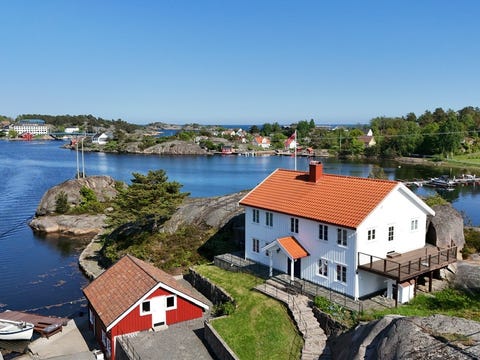 Sørlandsidyll v/Lyngør - Båt - brygger - strandlinje