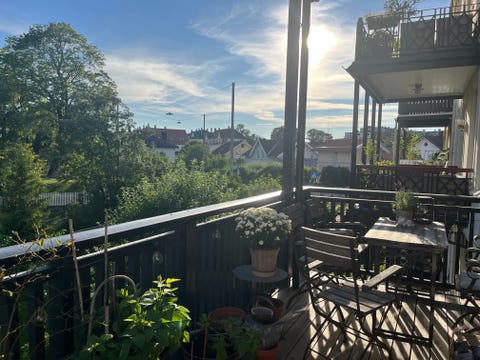 Leil med stor vestvendt balkong på St. Haugen. Oase midt i byen!