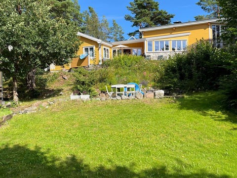 Flott hytte med privat brygge, nydelig beliggenhet til leie