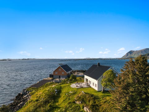 Praktfull villa ved havet med Lofotens beste beliggenhet og utsikt