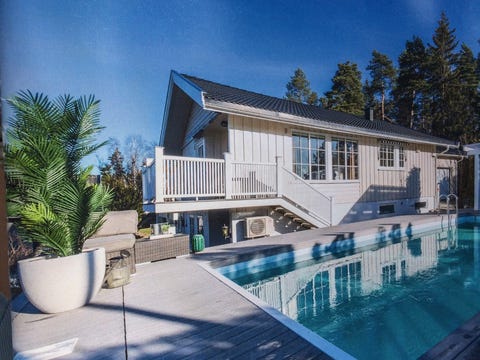 Enebolig med basseng