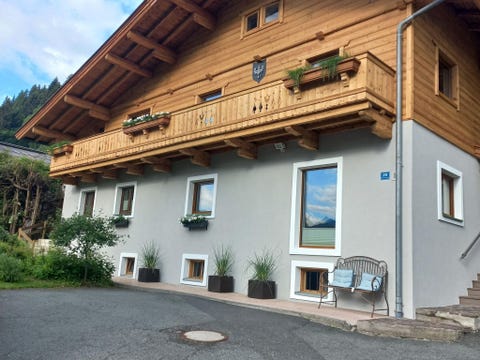 Apartment in Kitzbühel near Ski Lifts