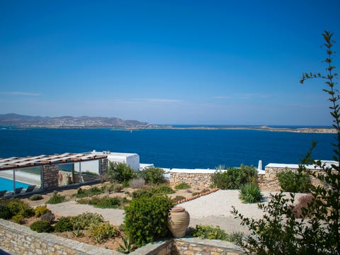 Private villa Agia Irini, 350 meter to the beach for 4 guests with pool access!