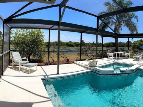 4 Bedroom Executive Home -  Private Pool and Spa