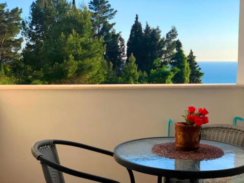 Comfort Apartment with Sea view & Pino